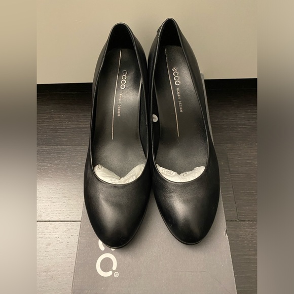 ECCO Shape 55 Plateau Pump - Picture 2 of 8